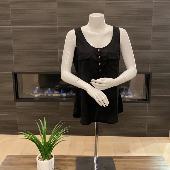 Le Chateau Dressy Sleeveless Top - Picture 2 of 9